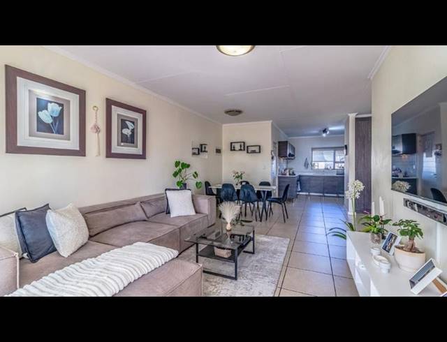 2 BEDROOM APARTMENT FOR SALE IN GREENSTONE CREST